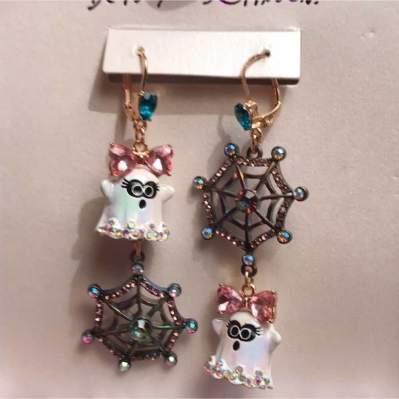 Betsey Johnson Ghost & Spider Web Drop Mismatch Earrings new!! - Picture 4 of 6
